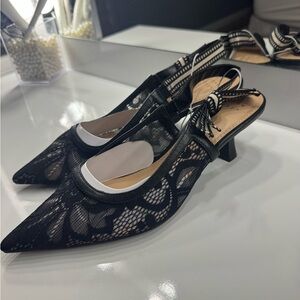 Women's Black Slingback Kitten Heels
Size 7 1/2 NWT